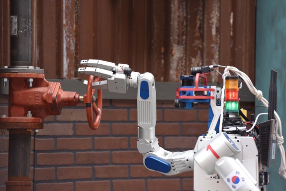 Корейский робот взял главный приз на конкурсе роботов